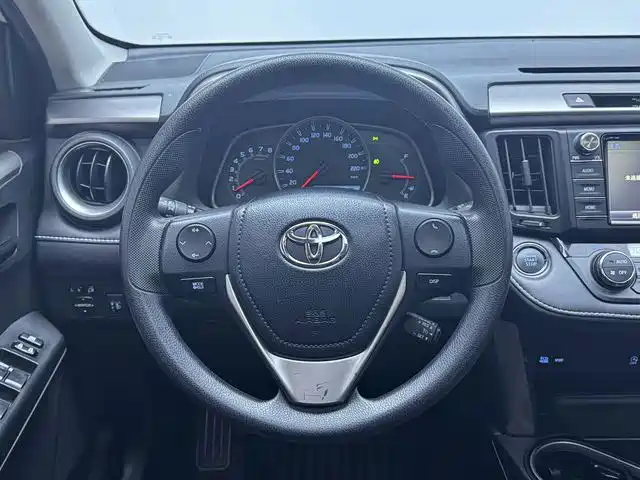 Toyota RAV4 — фото 14
