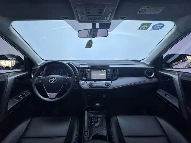 Toyota RAV4 — фото 3