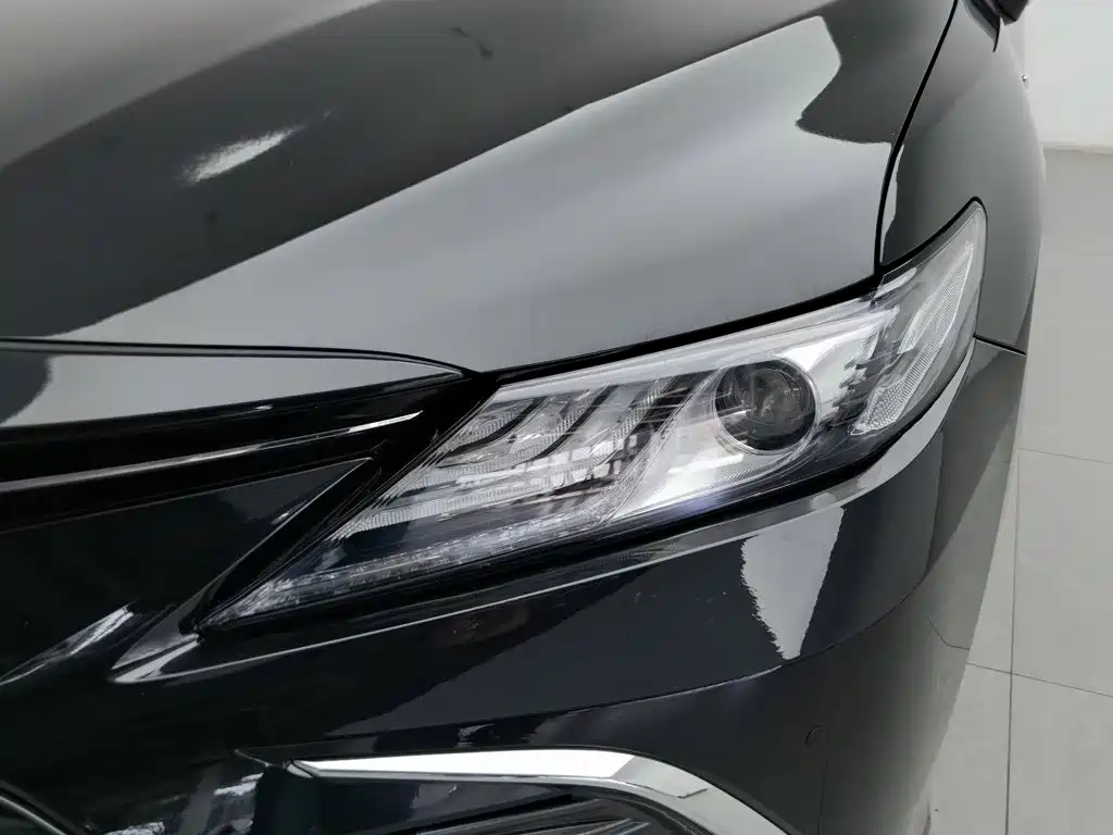 Toyota Camry — фото 7