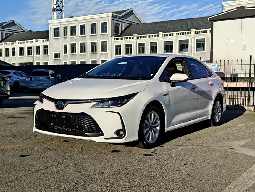 Toyota Corolla — фото 2