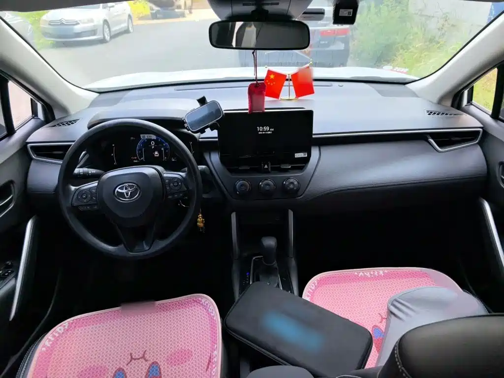 Toyota Corolla Cross — фото 13