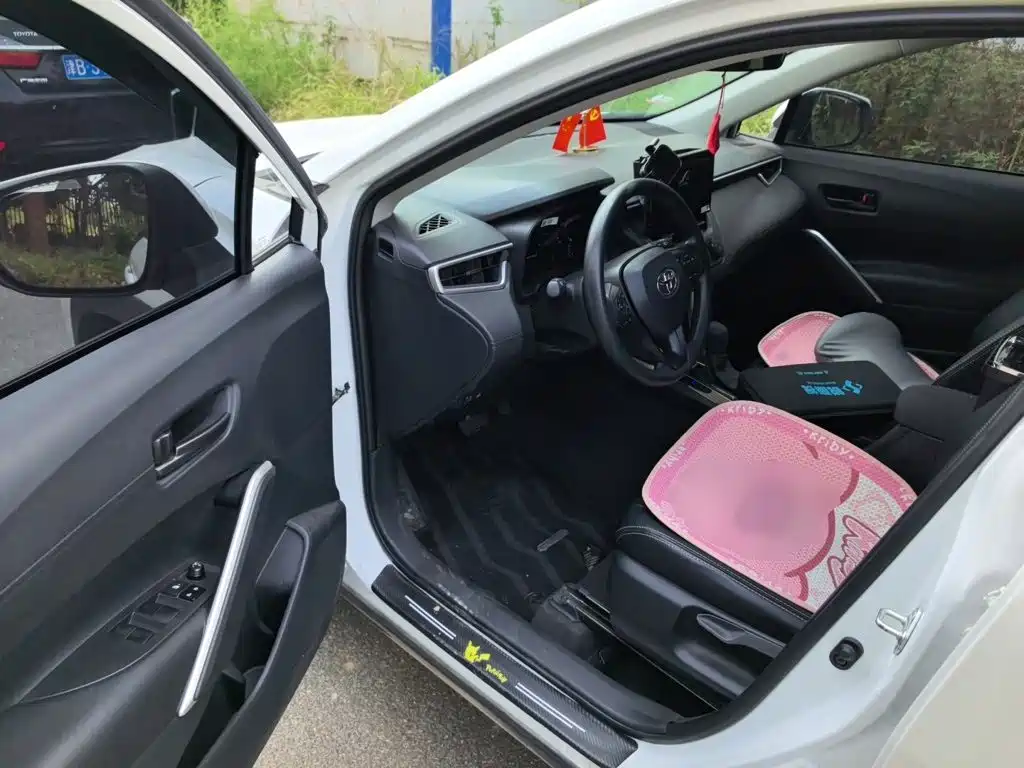 Toyota Corolla Cross — фото 14