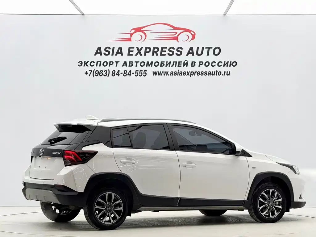 Toyota Yaris L — фото 4