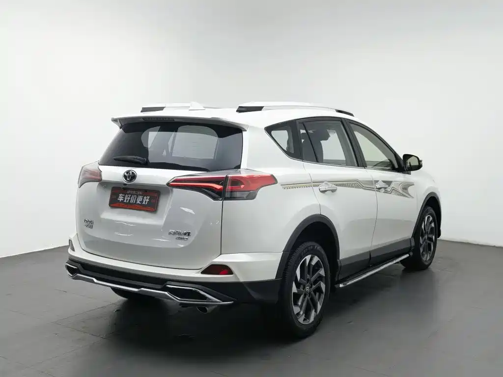 Toyota RAV4 — фото 2
