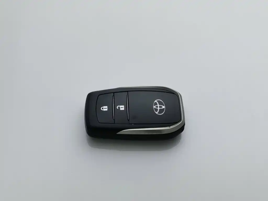 Toyota RAV4 — фото 19