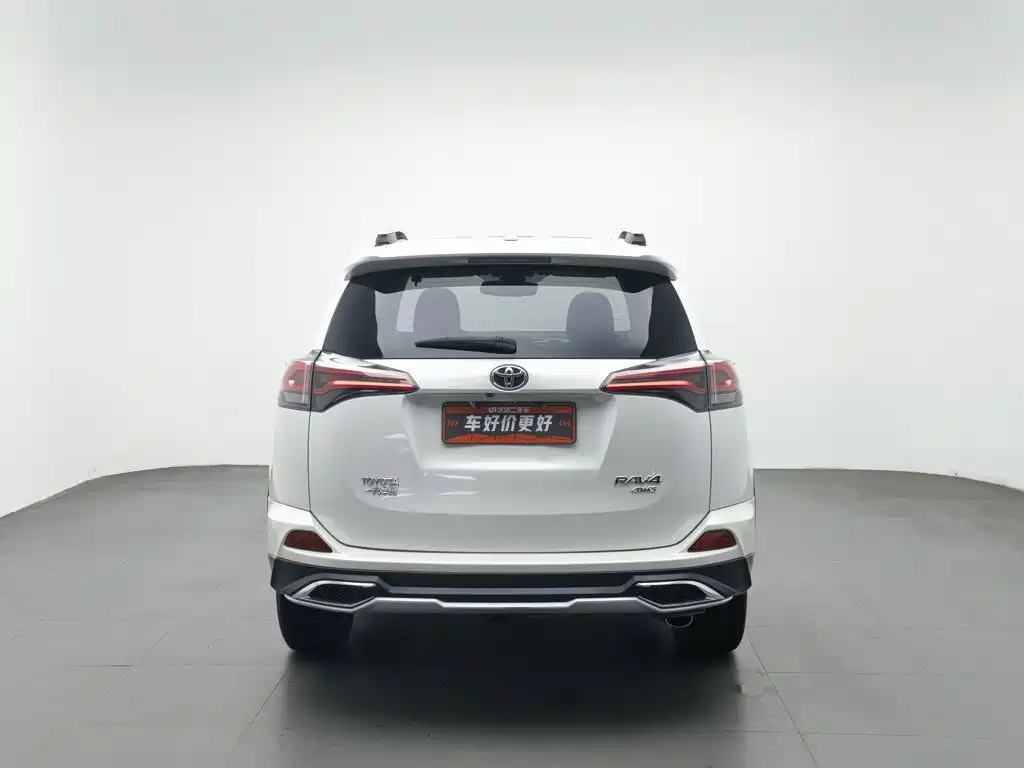 Toyota RAV4 — фото 4