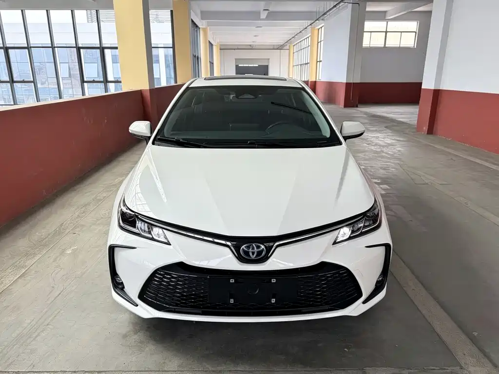 Toyota Corolla — фото 2
