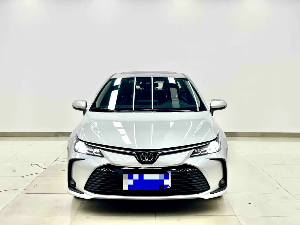 Toyota Corolla — фото 5