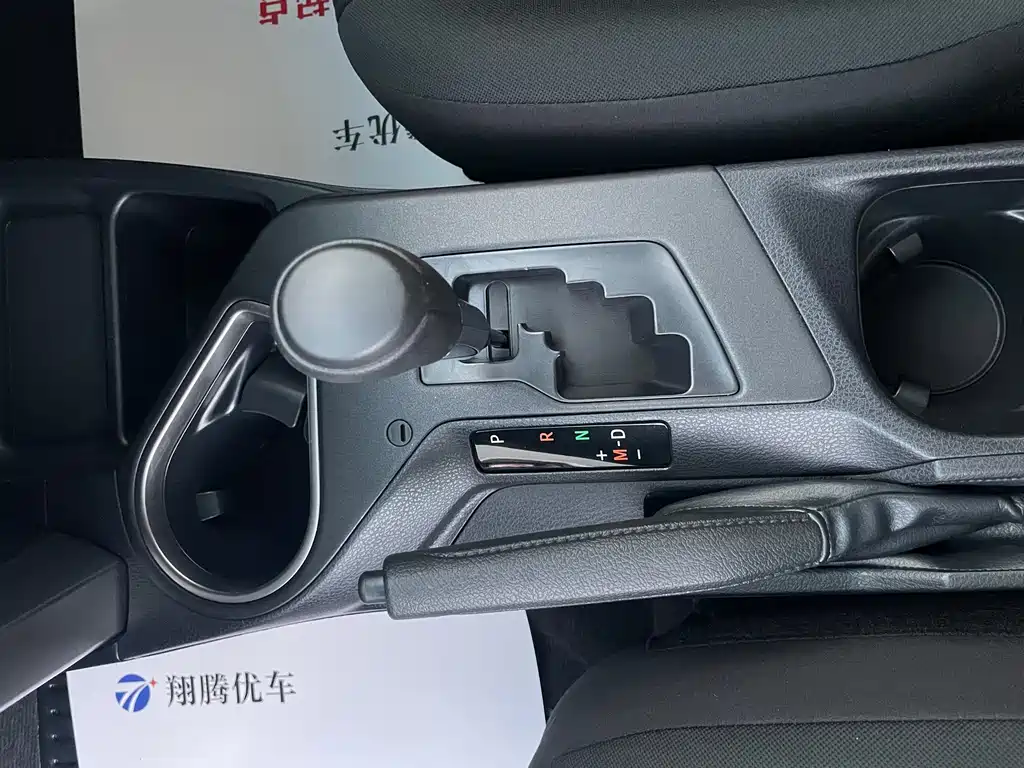 Toyota RAV4 — фото 10