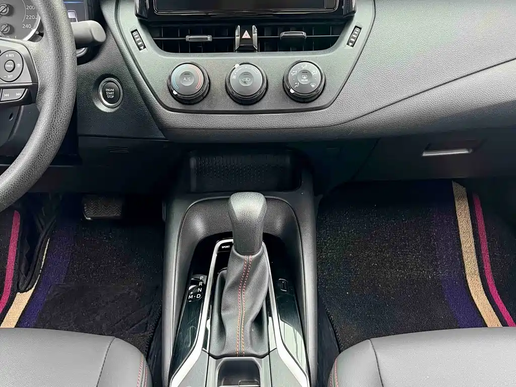 Toyota Corolla — фото 14