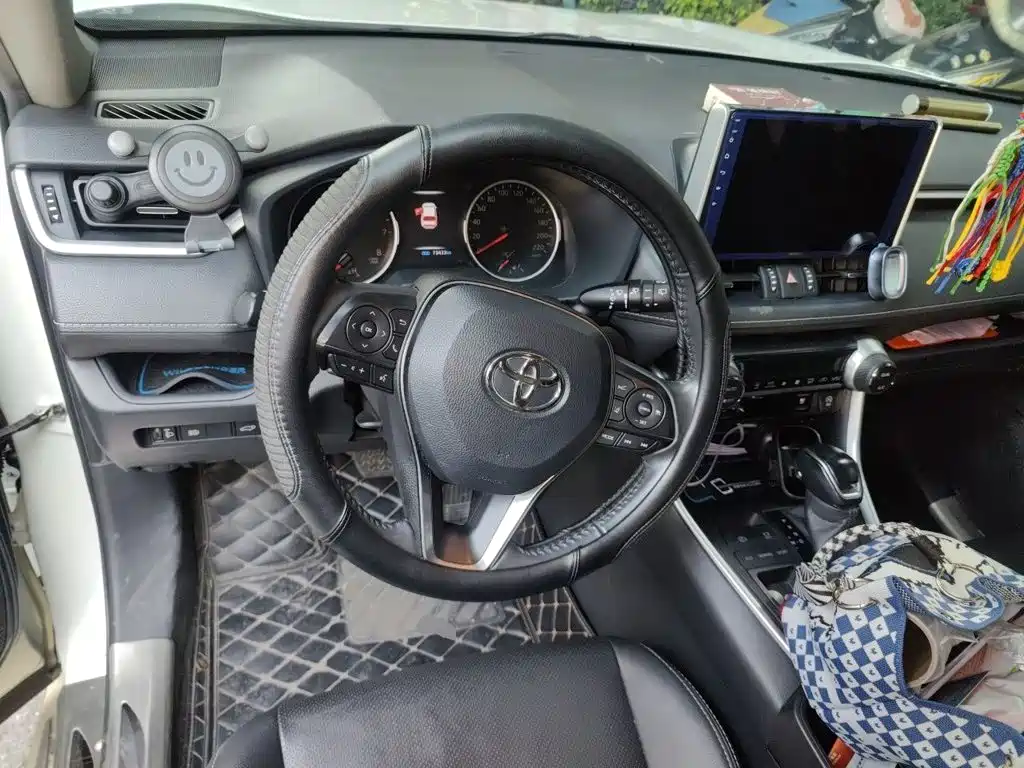 Toyota Wildlander — фото 13