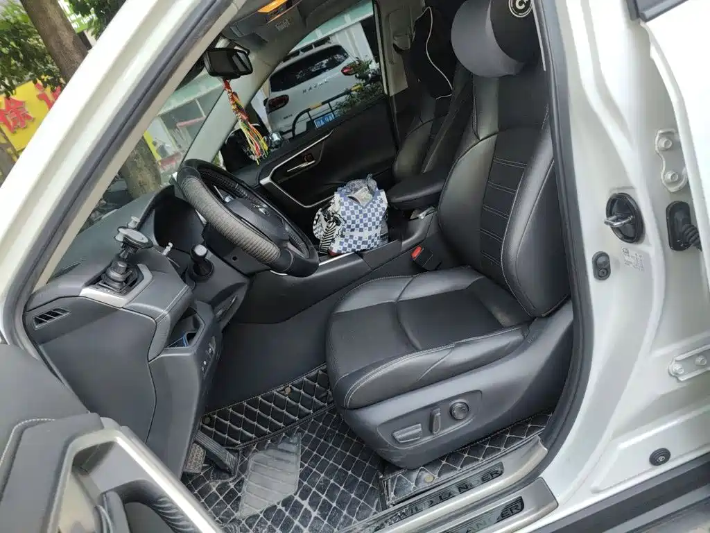 Toyota Wildlander — фото 18