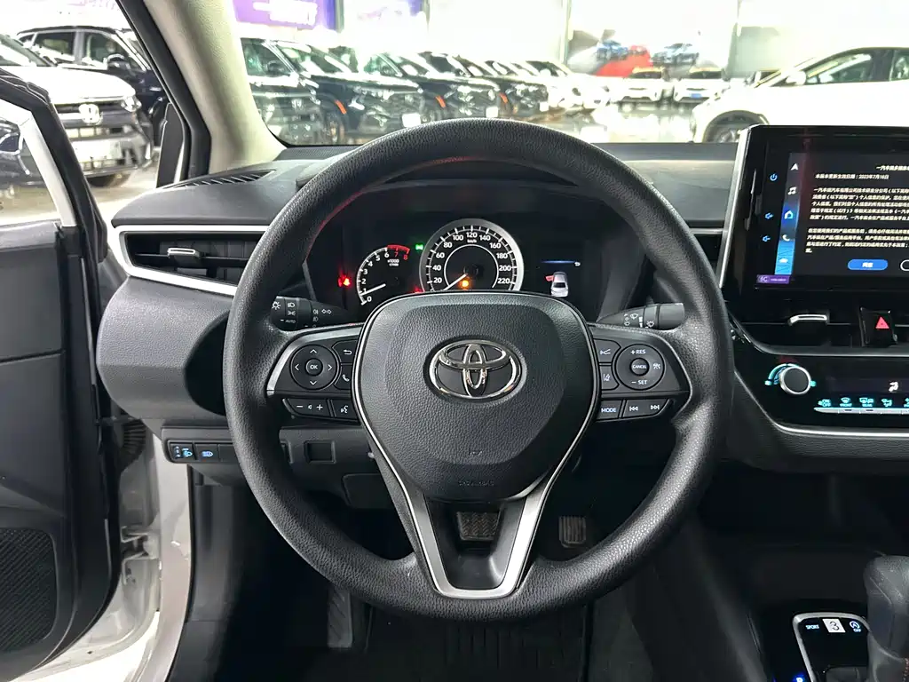Toyota Corolla — фото 9