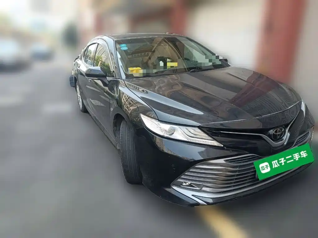 Toyota Camry — фото 3