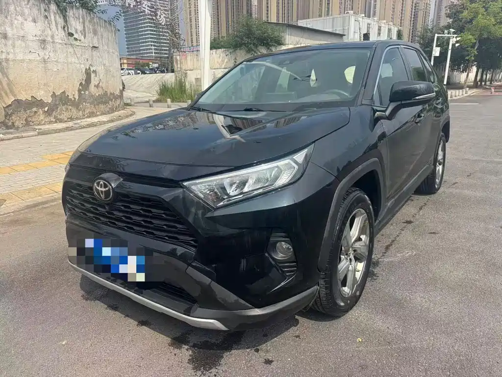 Toyota RAV4 — фото 2