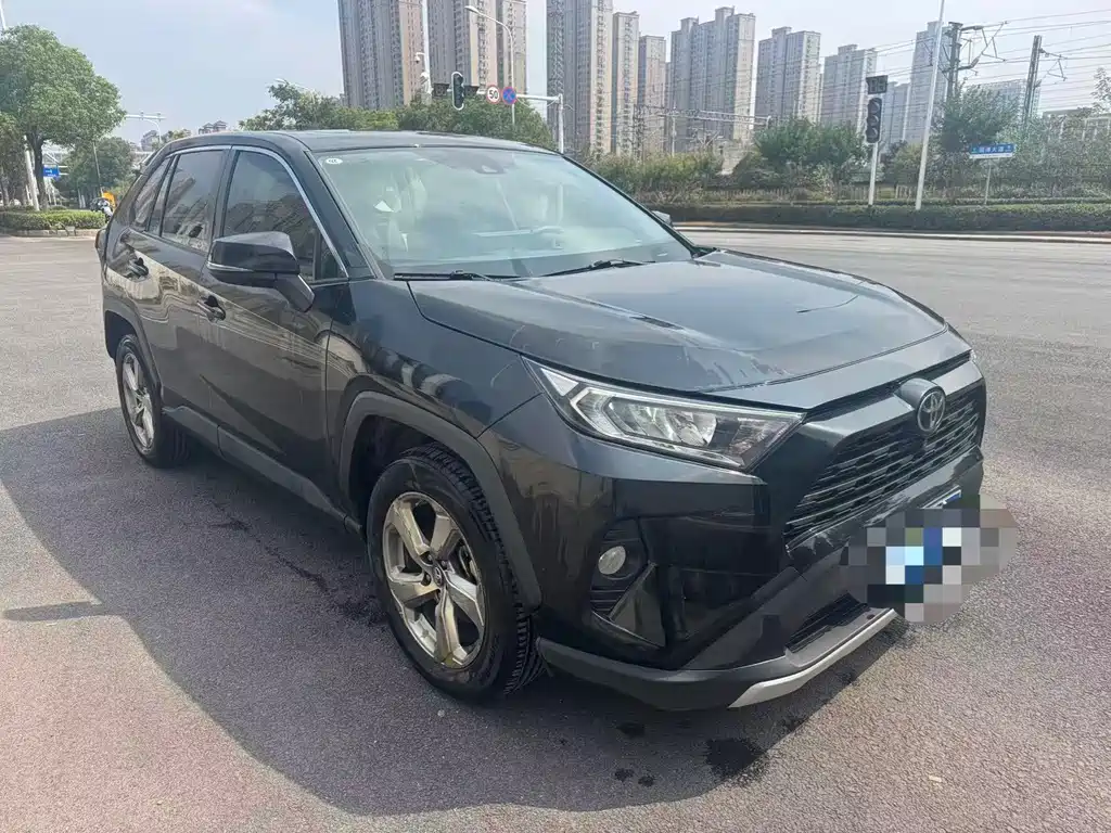 Toyota RAV4 — фото 3