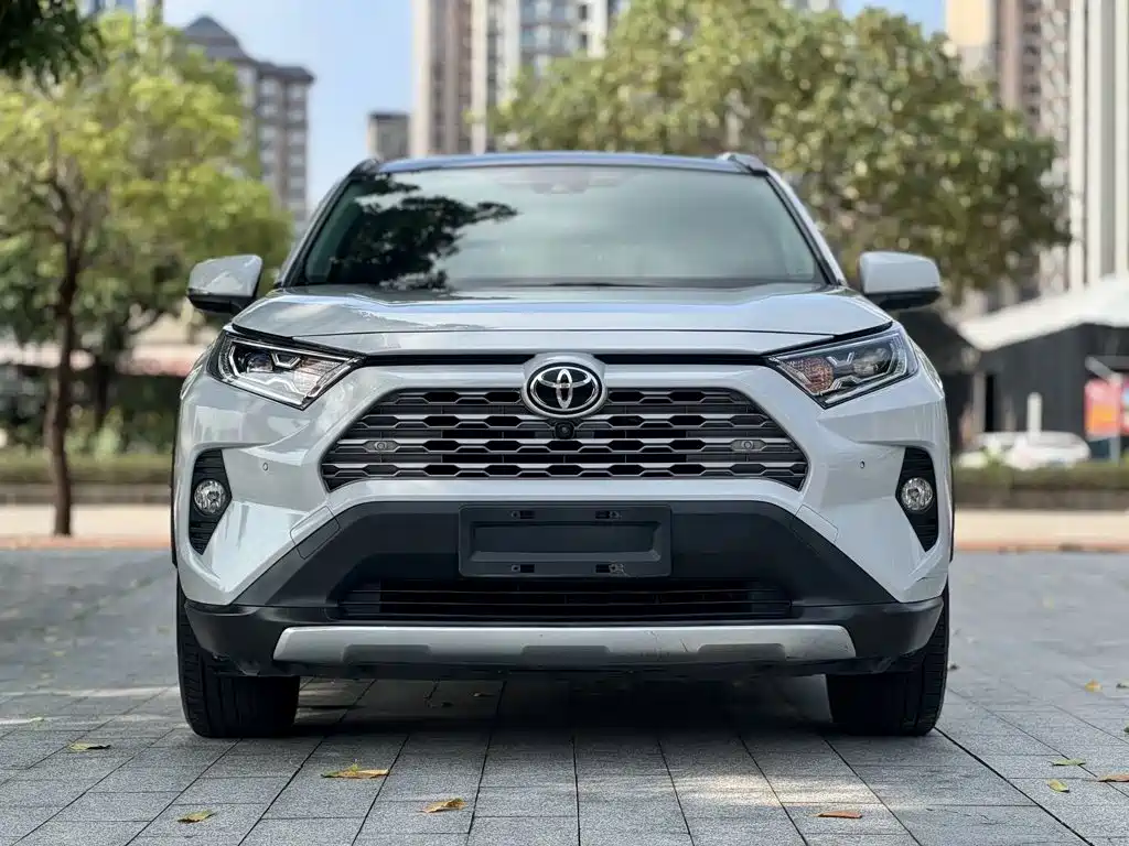Toyota RAV4 — фото 2