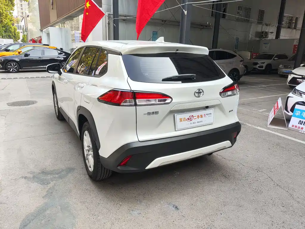 Toyota Corolla Cross — фото 13
