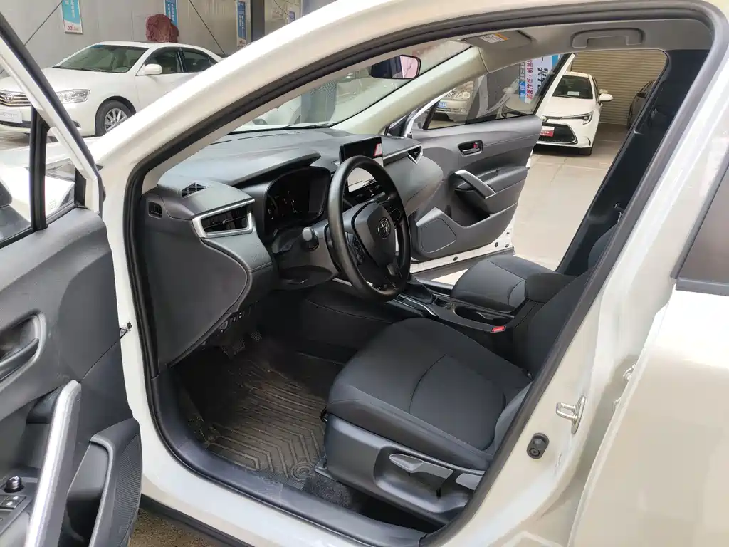 Toyota Corolla Cross — фото 4