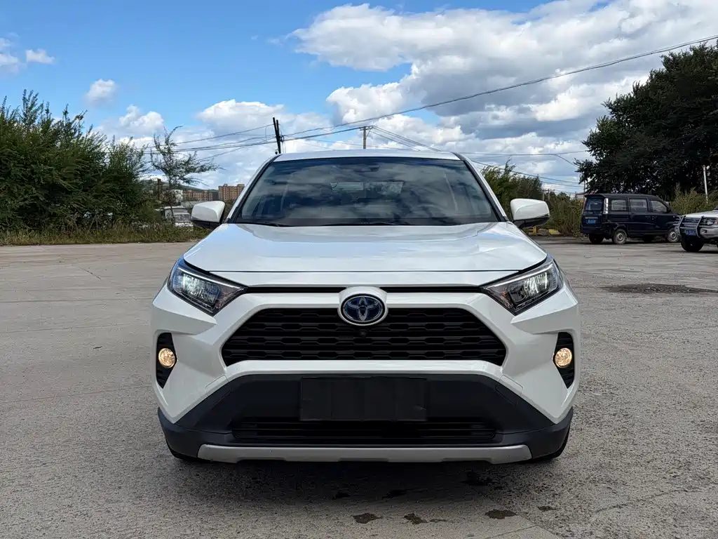 Toyota RAV4 — фото 2