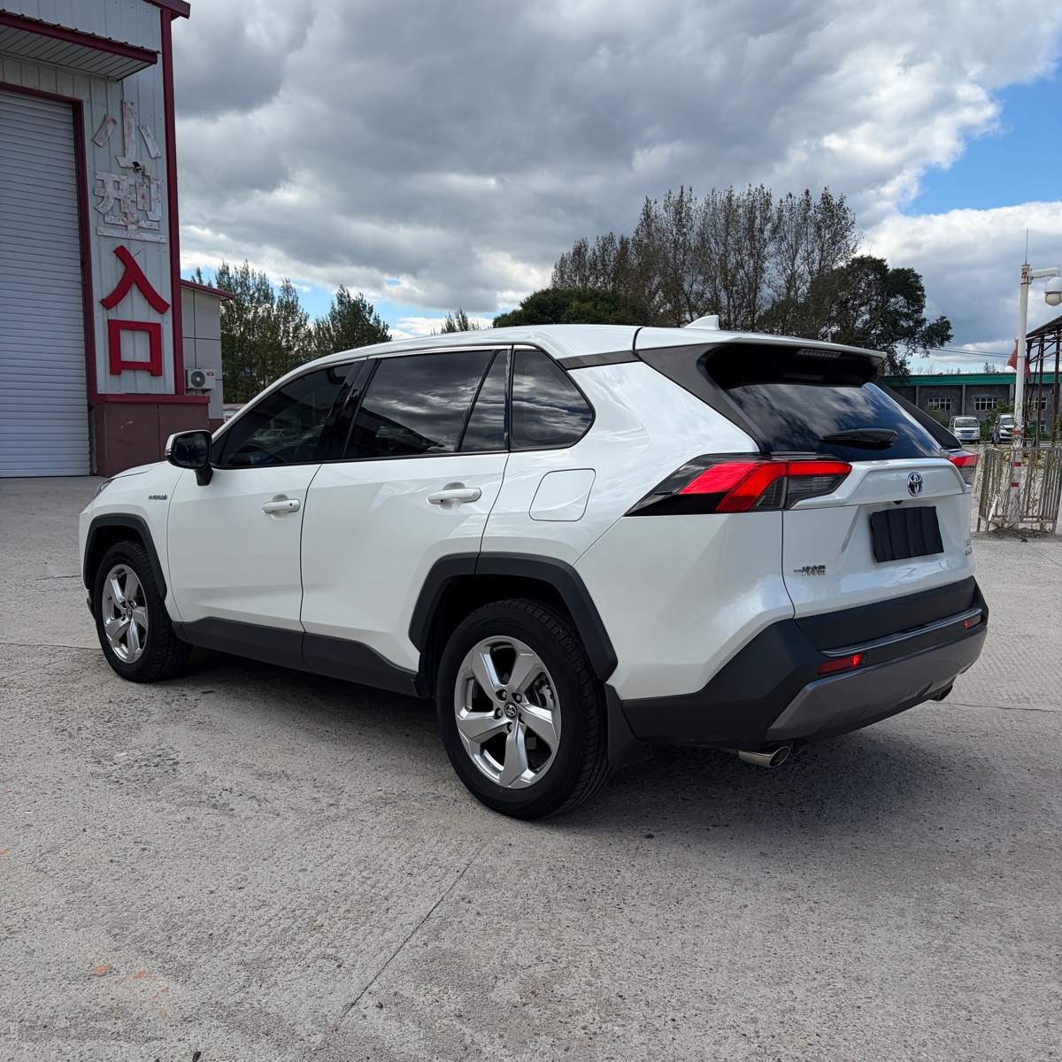 Toyota RAV4 — фото 9
