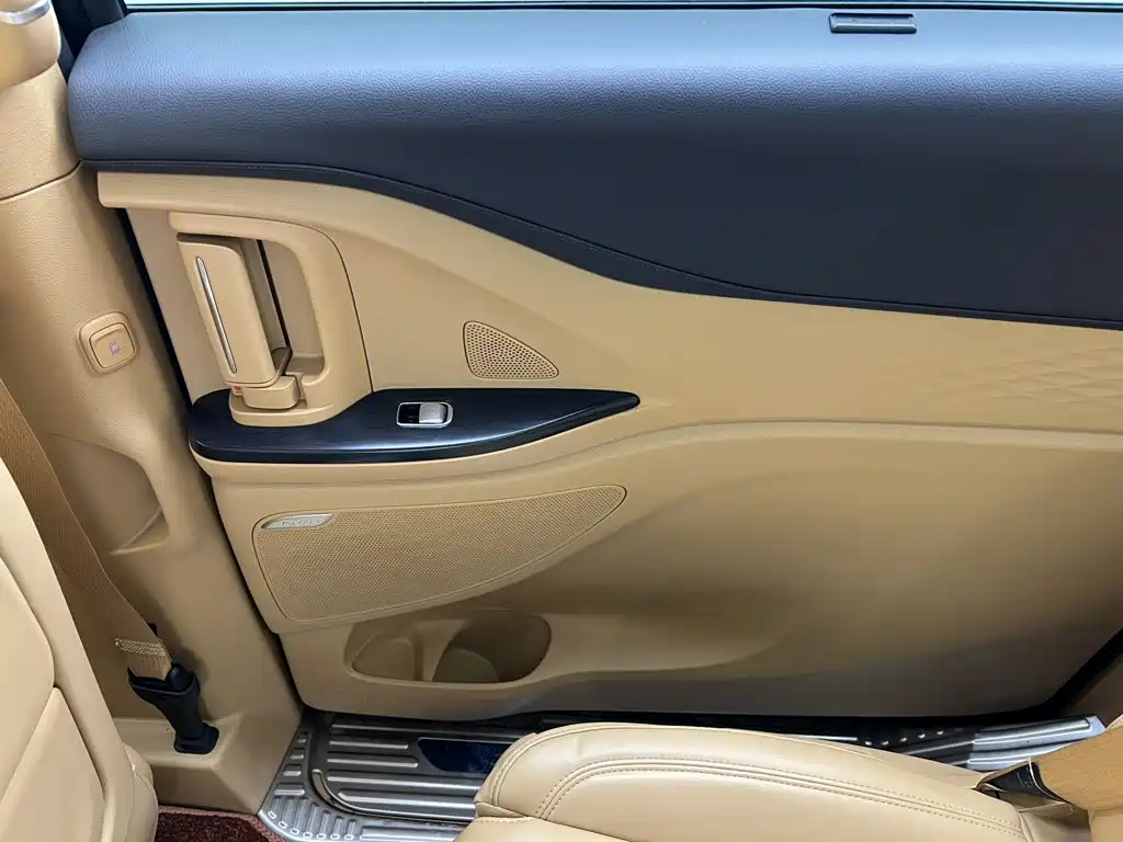 VOYAH Dreamer — фото 26