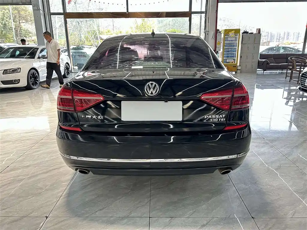 Volkswagen Passat — фото 5
