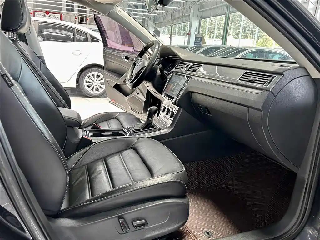 Volkswagen Passat — фото 9