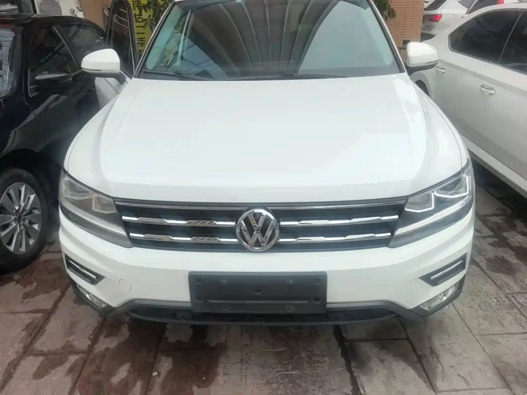 Volkswagen Tiguan L — фото 3