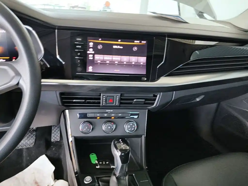 Volkswagen Passat — фото 13