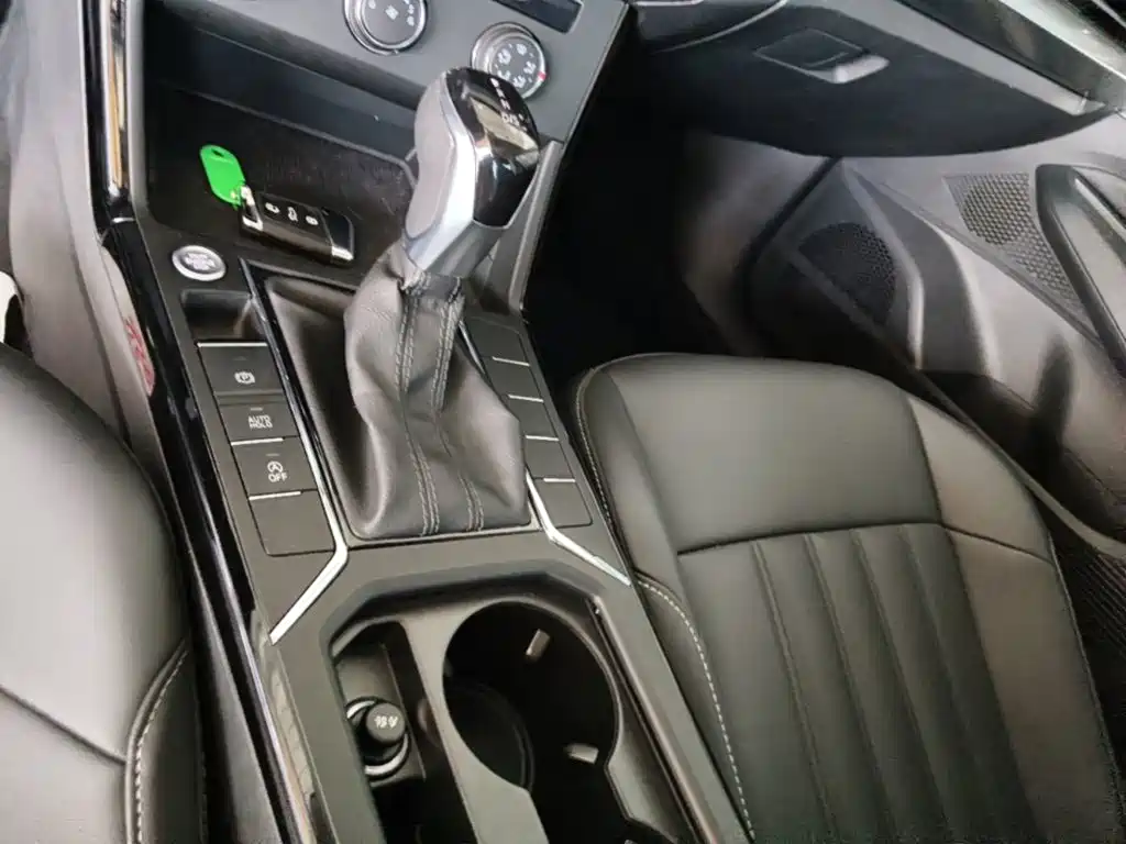 Volkswagen Passat — фото 14
