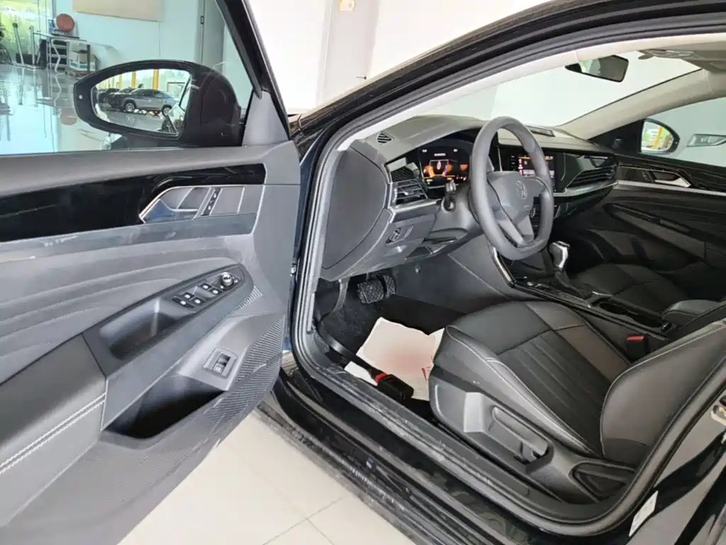Volkswagen Passat — фото 16