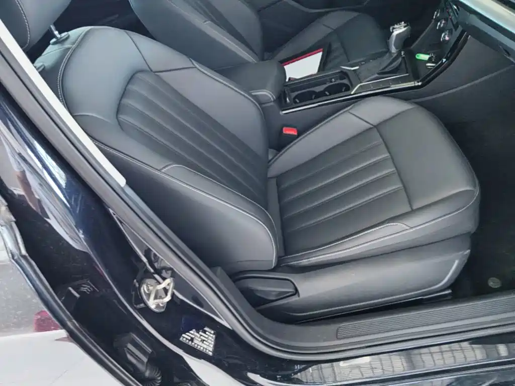 Volkswagen Passat — фото 25