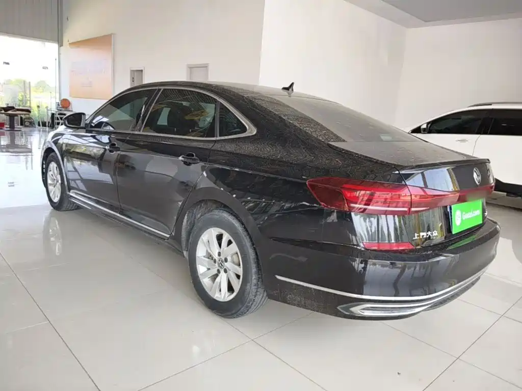 Volkswagen Passat — фото 5