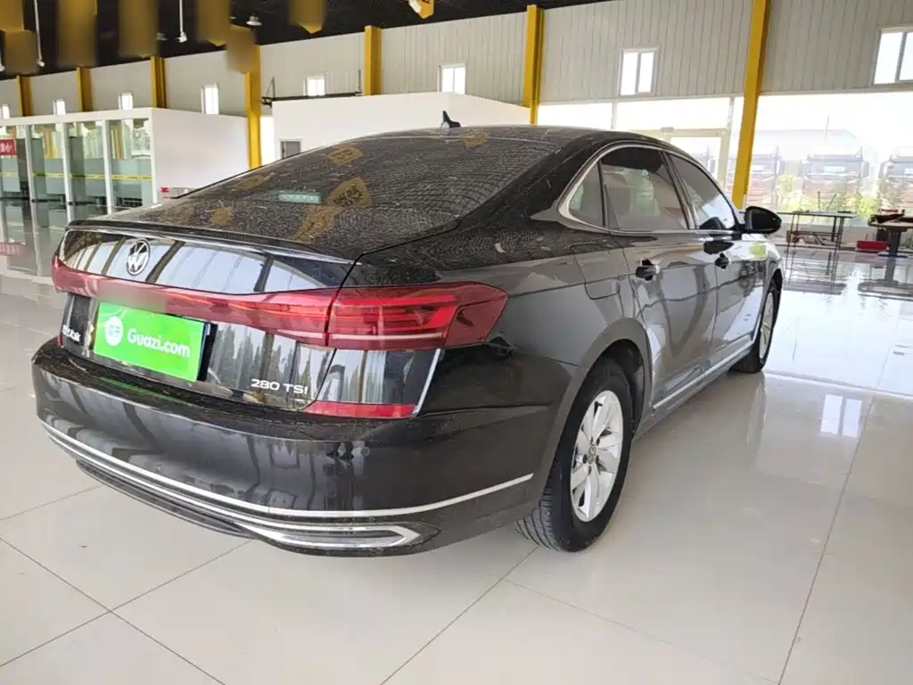 Volkswagen Passat — фото 7