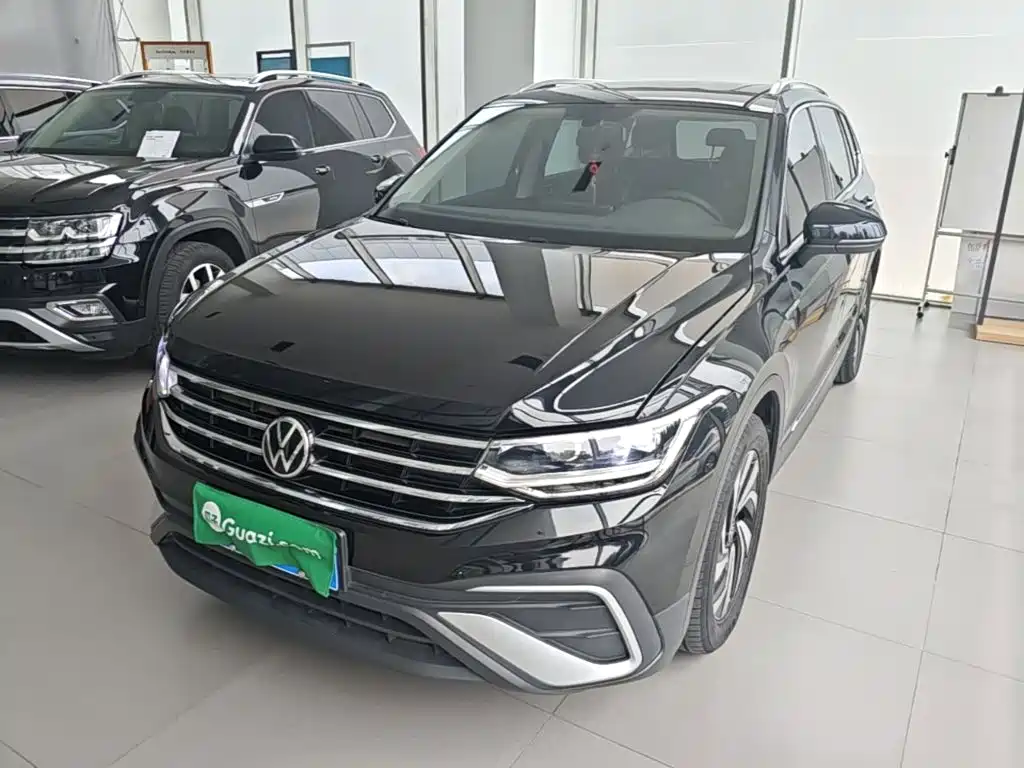 Volkswagen Tiguan L — фото 2