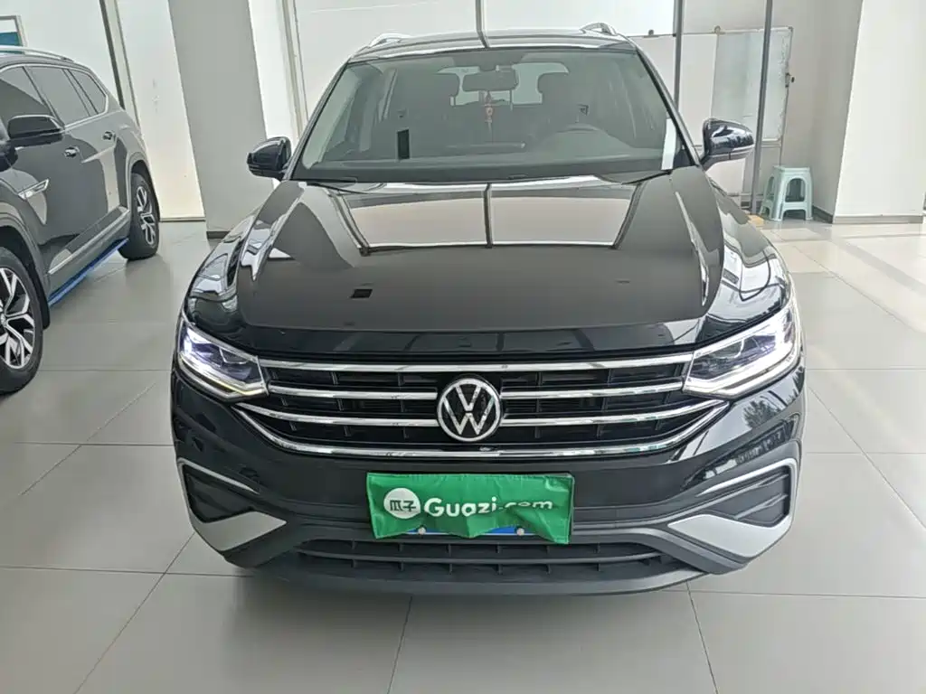 Volkswagen Tiguan L — фото 3