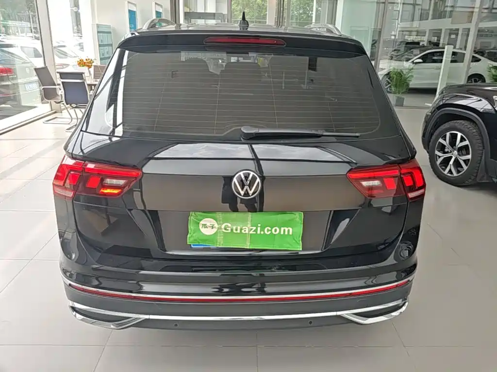 Volkswagen Tiguan L — фото 6