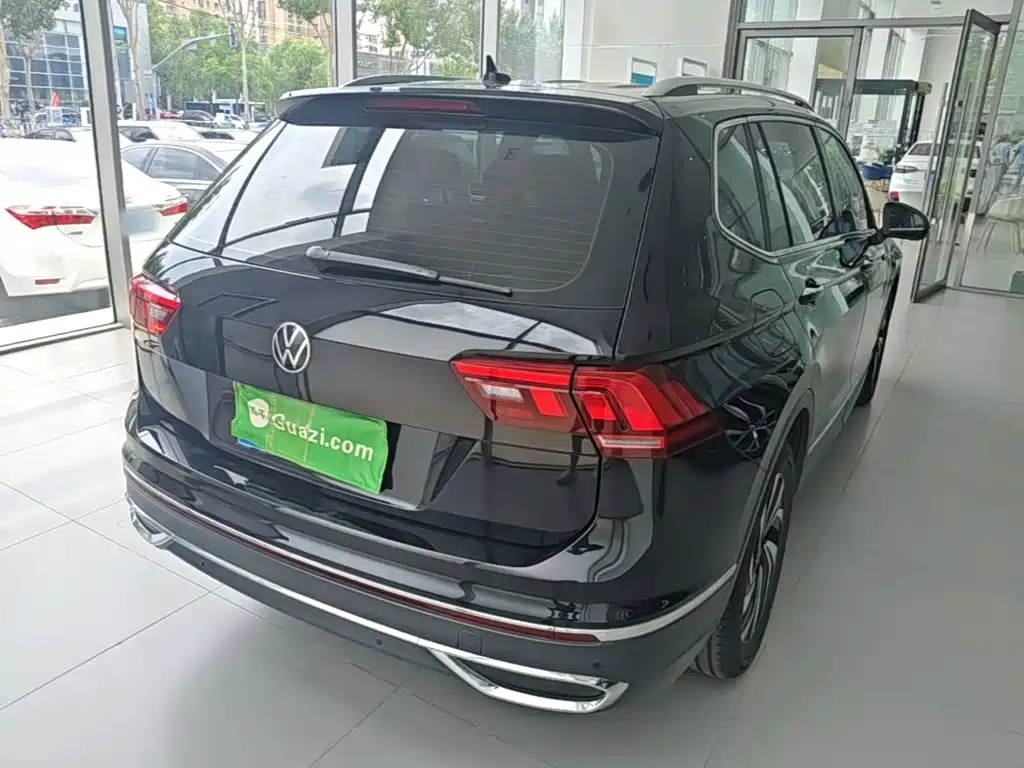 Volkswagen Tiguan L — фото 7