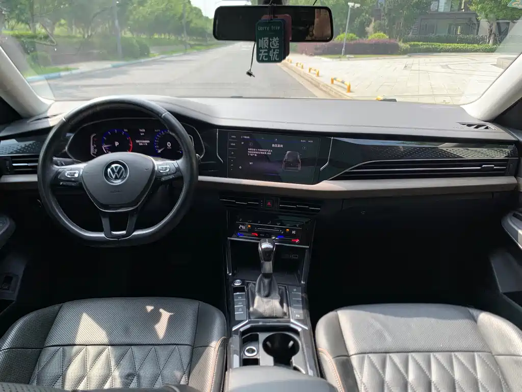Volkswagen Passat — фото 11