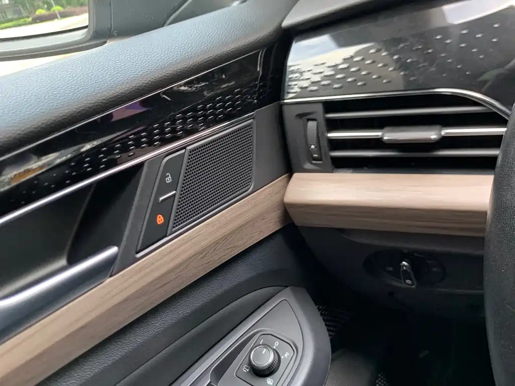 Volkswagen Passat — фото 17