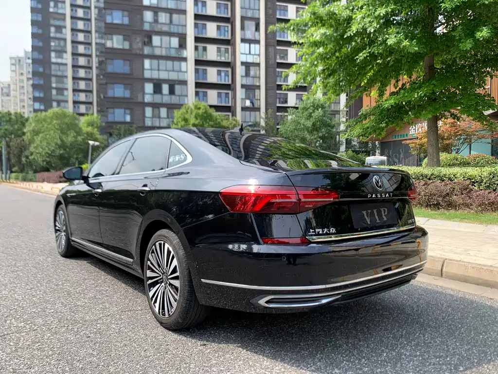 Volkswagen Passat — фото 6
