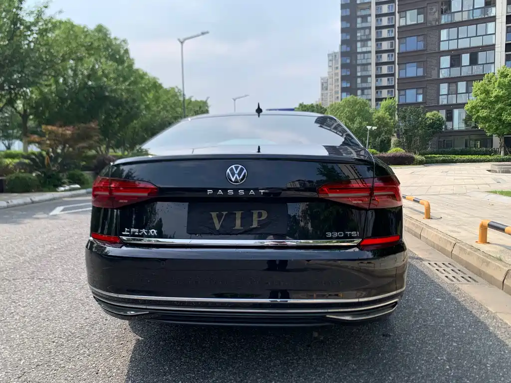 Volkswagen Passat — фото 7