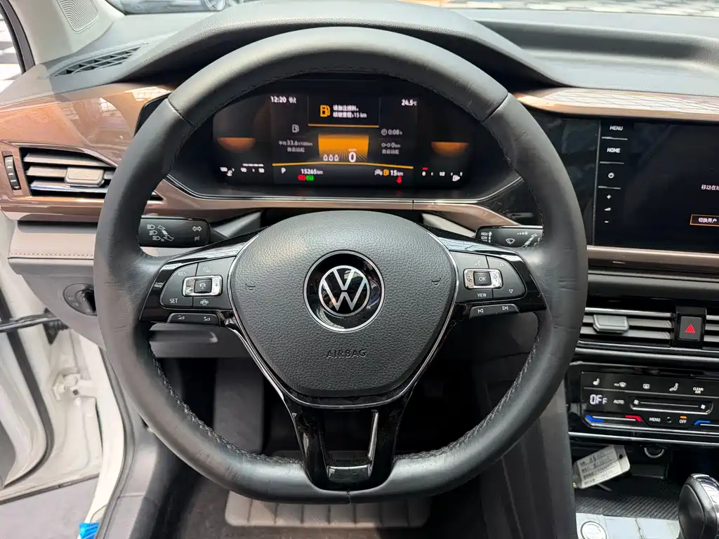 Volkswagen Tharu — фото 8