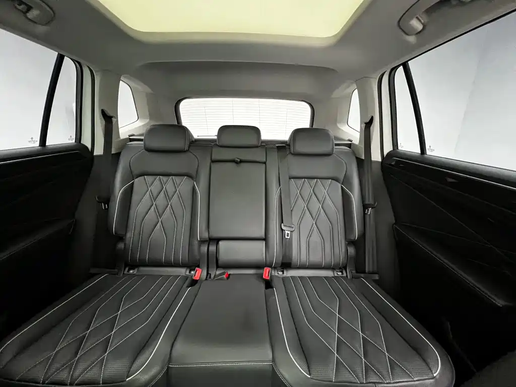 Volkswagen Tiguan L — фото 15