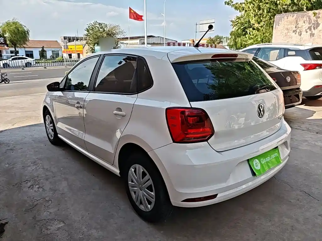 Volkswagen Polo — фото 5