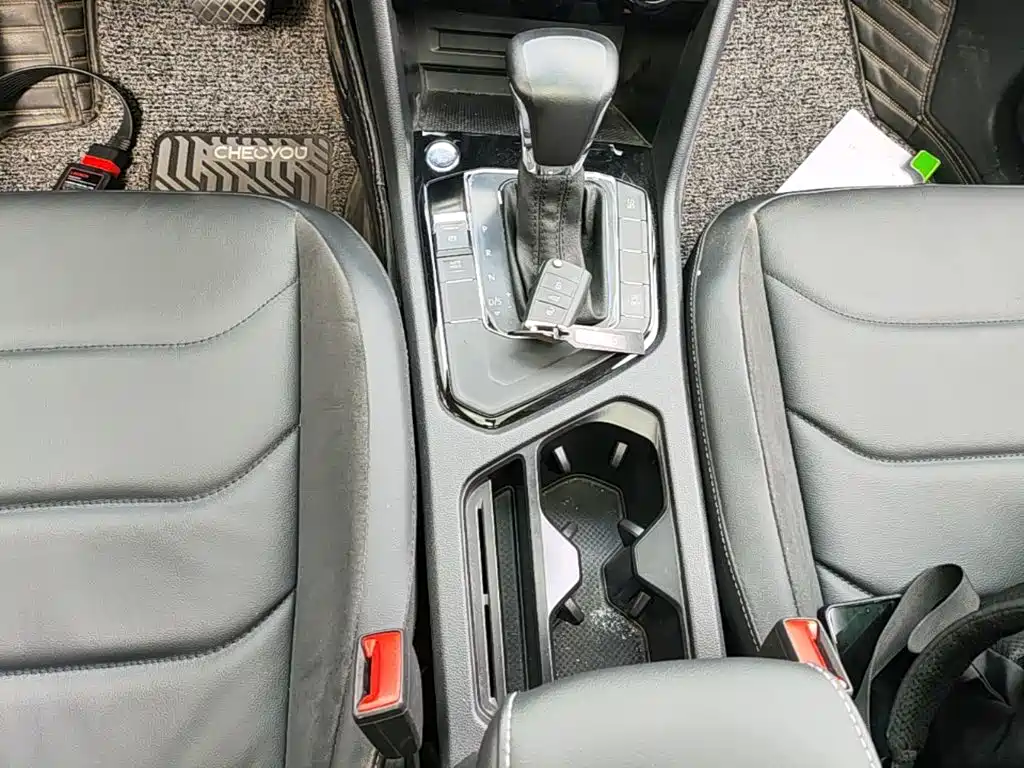 Volkswagen Tiguan L — фото 14