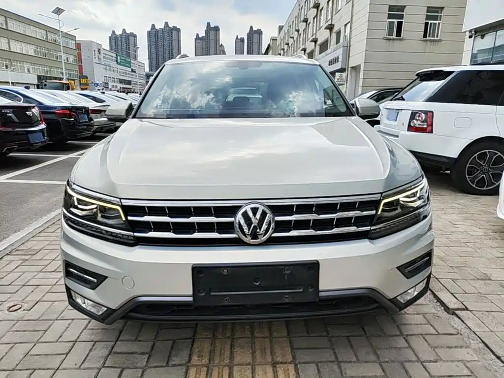 Volkswagen Tiguan L — фото 3