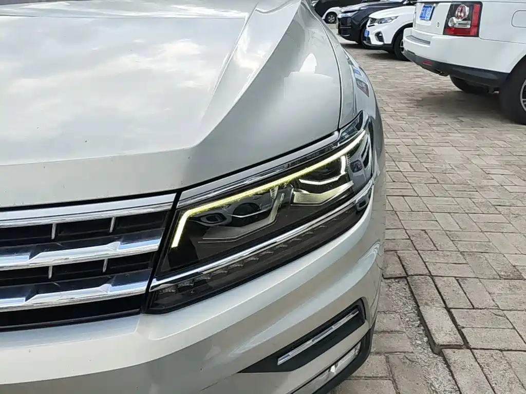 Volkswagen Tiguan L — фото 24