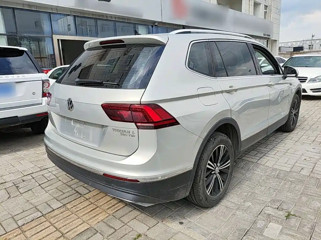 Volkswagen Tiguan L — фото 7